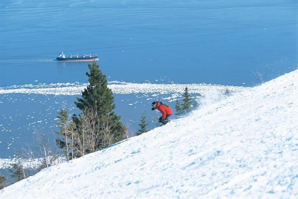 L'Auberge Sainte-Anne - Ski, Spa Et Basilique Villa Eksteriør billede